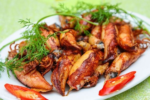 MỰC TRỨNG CHIÊN NƯỚC MẮM (Phần)